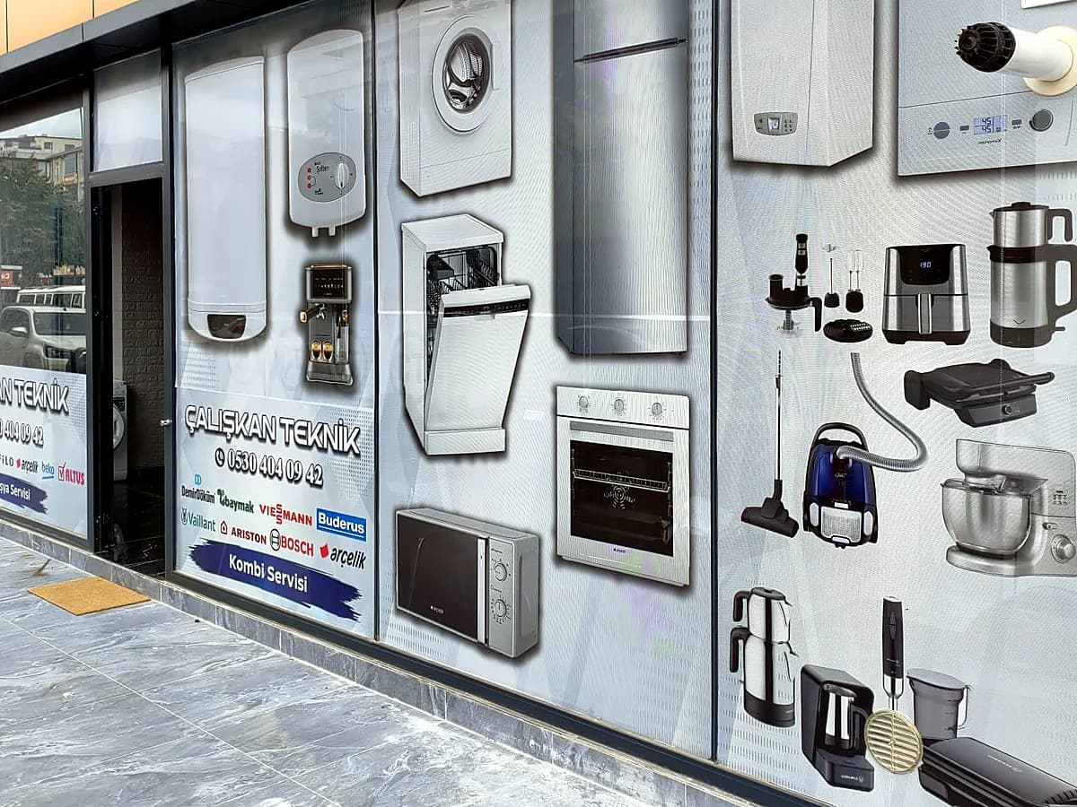 Çalışkan Teknik'in Çerkezköy'deki dükkânının girişi ve vitrini